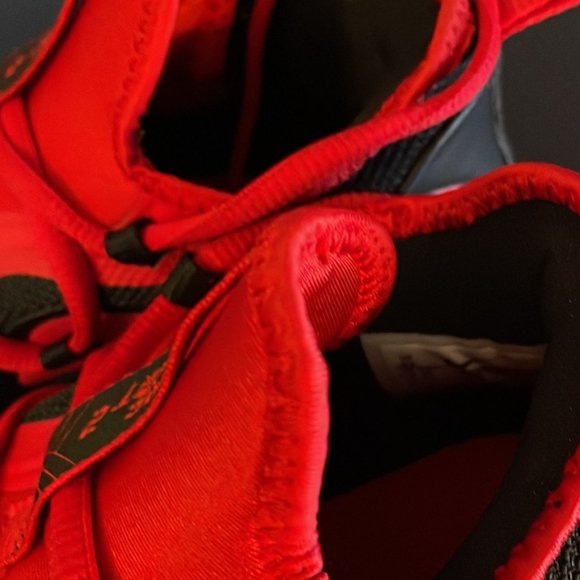 NIKE FUTURE COURT 2 (GS) 4y - Picture 6 of 7